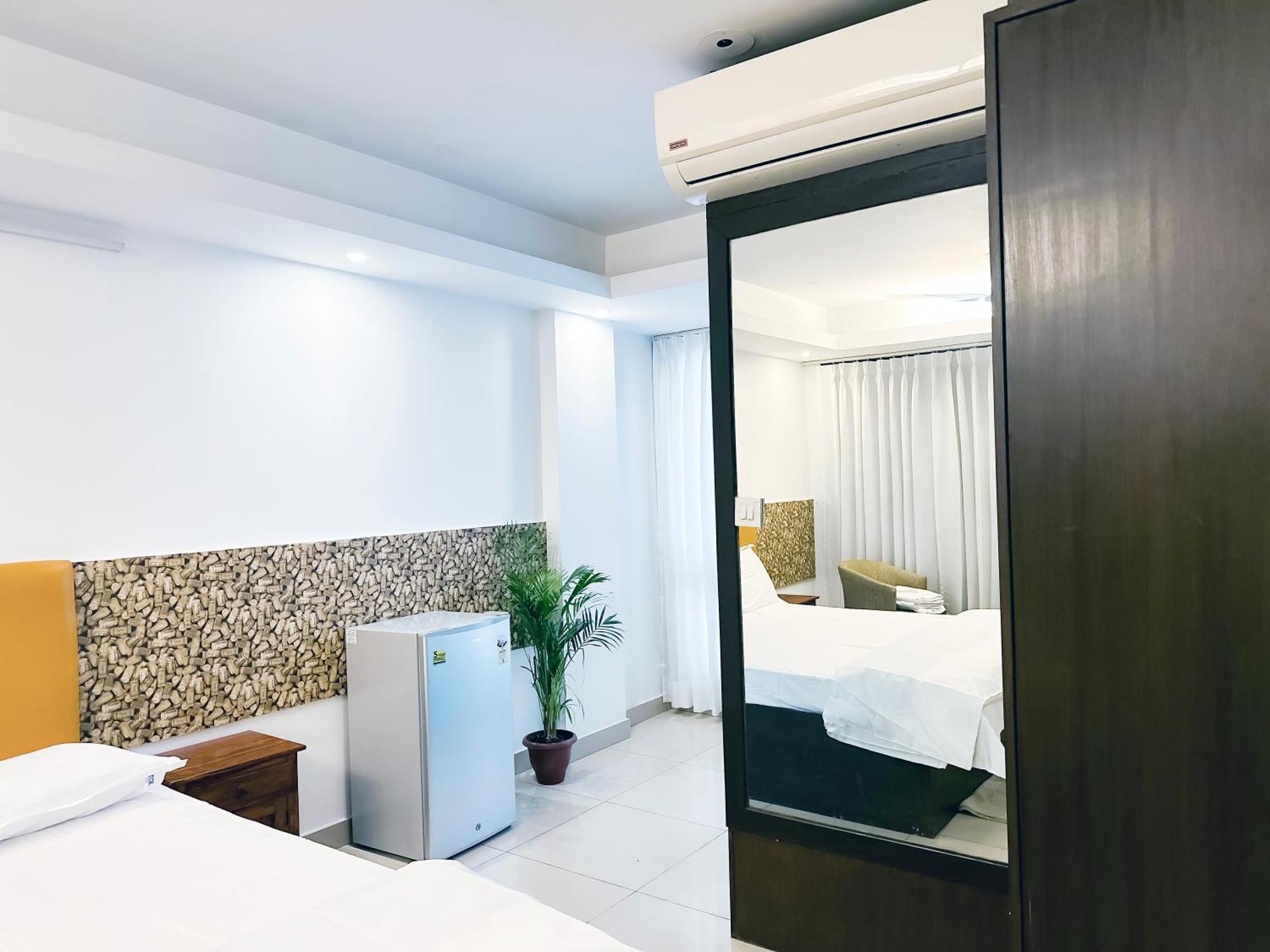 Hauz Khas House Bed & Breakfast นิวเดลี ภายนอก รูปภาพ